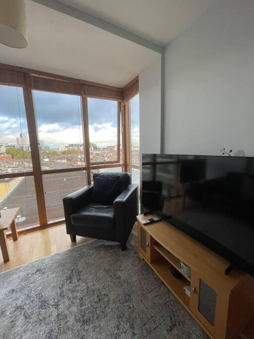 Cozy One Bedroom In Grand Canal